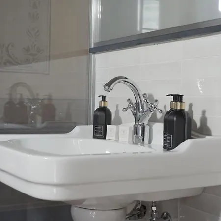 Oda ve Kahvaltı Palazzo Ricardi D'hotes Imperia